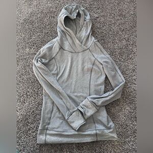 Lululemon sweatshirt size 6